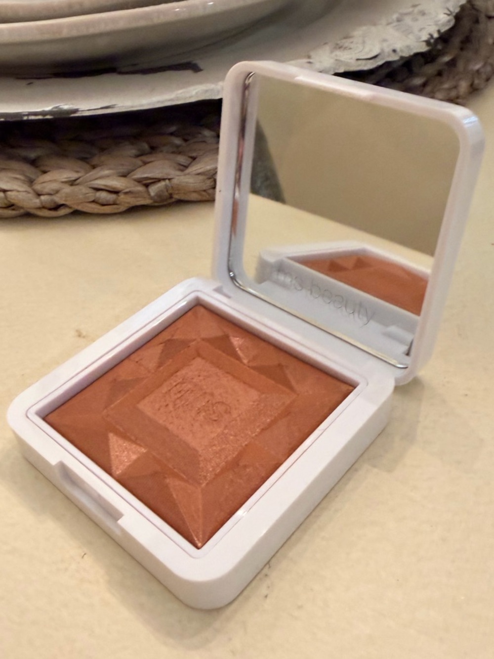 RMS Beauty ReDimension Hydra Powder Blush in Maiden’s Blush - Picture 2 of 5